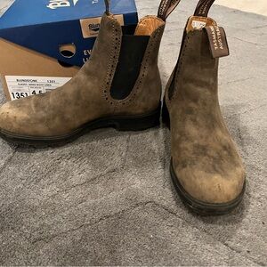 Blundstones elastic sided lined boots in rustic brown